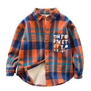 Barnskjortor Baby Boys Plaid Shirt Jacket Cotton Warm Child Shirt Tjock för pojkekläderdräkt överdimensionerad vinterfjäder höst baby kläder 230317