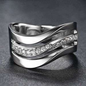 Band Rings Huitan Fashion Contracted Office Lady Finger Rings Silver Color Wave Shape Shine CZ Stone Simple Daily Wear Party Women Jewelry G230317
