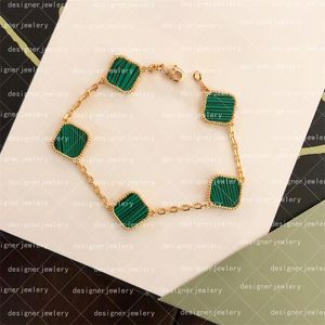 Braccialetto di trifoglio di lusso charms gioielli firmati per le donne cleef collana amore braccialetti di fascino regali Natale collane ciondolo fiore singolo braccialetto in oro argento