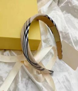 2022 Bur Brand Classic Women Headbands With Stripe Mix Colors Top Fashion Hair Hoops With Inner Label Luxury Headband no box1953914