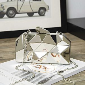 2022 Fashion Diamond Iron Box Dinner Bag Women's Handbag Metal Chain 230317