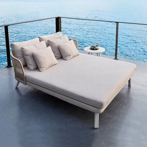 Kamp mobilya açık yatak rattan sandalye villa bahçe avlu balkon dokuma uzanan yüzme havuzu plajı