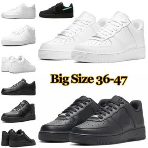 una classica tripla bianca nera scarpe da ginnastica da uomo Sneakers sportive da esterno Walking Jogging Platform Big Size 36-47 uomo donna scarpe casual