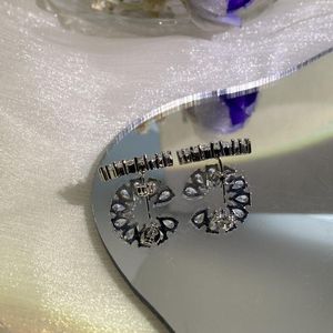 Kolczyki stadnorskie 2023 Fashion for Women's Diamond Crystai nlaid olśniewająca woda upuść sześcienne cyrkonowe biżuteria na imprezę