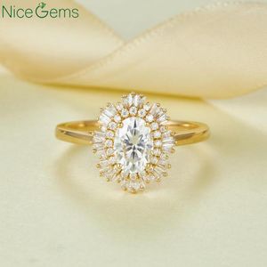 クラスターリングNICEGEMS 14K 585イエローゴールドの楕円形モイサナイト婚約リングアートデコダイヤモンドフラワーブライダルアニバーサリー