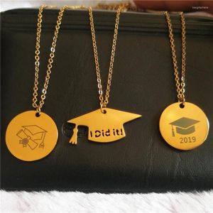 Łańcuchy Grdation Gift Stal nierdzewna I It It Graduation Hat Naszyjniki Kobiety Złota Łańcuch Friends Custom Jewelry BFF