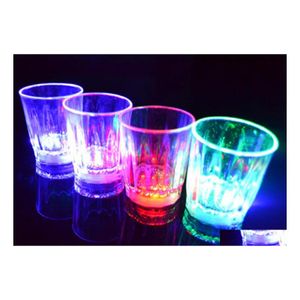 Copos de vinho LED LED Plashing Glowing Cup Water líquido ativado Lightup Beer Glass Caneca luminosa Bar Drink Decoração de Natal Dr Dhmio