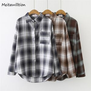 Women's Blouses Shirts Women Plaid Print Blouse Shirt Vintage Long Sleeve Turn-Down Collar Casual Tops Autumn Loose Office White Shirts Plus Size 230317