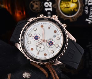 AAA Top Brand black silicone quartz fashion mens time clock watches auto date men dress designer watch wholesale male gifts wristwatch