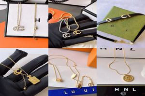 Collar de alta gama de diseñador Collar de joyas de lujo de colgante delicado chapado de oro de 18 km para mujeres Select6642291