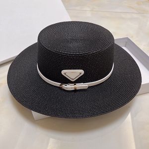 Berretti a secchiello in paglia a tesa larga Cappelli Fedora per uomo Donna Designer Protezione solare Primavera Estate Autunno Vacanza al mare Fuga Flat Top Copricapo con fascia bianca nera