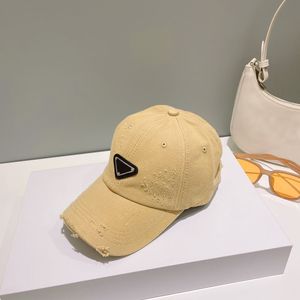 Ball Caps Designers baseball Luxurys baseball cap solid color letter tongue hats Side sports temperament hundred take couple casual travel sunshade hat very good