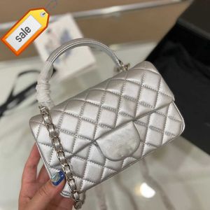 Lüks Kadın Marka Tasarımcıları Omuz Çantaları 2023 Üst Doku Cowhide Crossbody Bag Zil Altın Örgü Zincir E biriken Bag Fabrikası Doğrudan Satışlar