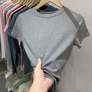 女性のTシャツを作る女性の短袖の白いスポットコットンTシャツを栽培する道徳ショー薄いレンダリングされていない上部衣服230317