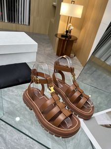 CleaChunky Sandals Designer Triomphe Gladiator Sandal Leather Fishman調整可能なバックルストラップスライドスリッパ