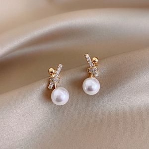 Ny Crystal Line Metal Pearl Stud örhängen för kvinnor Girl Simple Gold Color Small Earring Party Jewelry