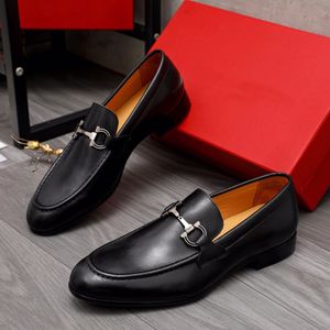 Toppkvalitet 2023 Herrklänningskor Casual bekväma lägenheter Fashion Formella parti Business Shoes Men Brand Designer Loafers Storlek 38-44