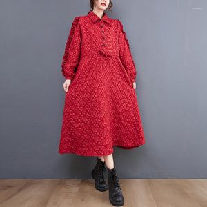 Casual klänningar 2023 Spring Autumn Red Floral Vintage for Women Långärmad dragkrok Lös klänning Fashion Elegant kläder