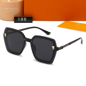 Designer solglasögon varumärkesglasögon utomhus nyanser PC FAME Fashion Classic Ladies Luxury Sungspeglar för kvinnor L 586 tunn ram
