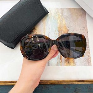Designer-Damen-Sonnenbrille mit sexy ovalem Rahmen, coole Sonnenbrille 40226, klassische Hip-Hop-Retro-Sonnenbrille von Oculos De Sol mit Triomphe-Logo auf dem Bein, mit originaler Schutzbox