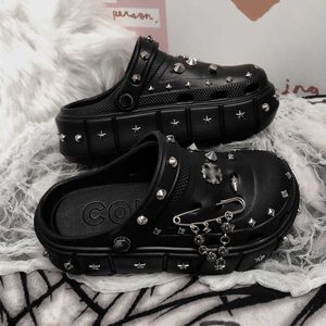 Slippare Summer Women Platform Slippers Punk Pin Rivet Sandals Garden Shoes High Heel Metal Charms Wedge Soft Eva Casual For Female 230317