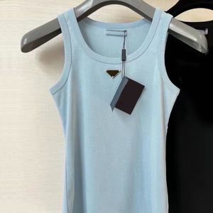 Tasarımcıwomens yelek tees tasarımcı kadın seksi kolsuz gömlek ince tshirt yaz bayan nefes alabilir kısa üstler