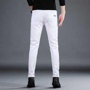 Męski projektant dżinsów Little 2022 Spring Autumn Slim Fit Stopy Scheat Letnie zima wszechstronne cztery pory roku białe Qtfb