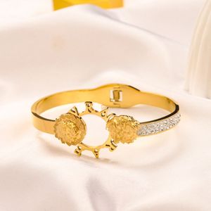 Bracciale da donna di lusso Bracciale con logo del marchio Bracciale in argento 925 oro 18 Gioielli di design retrò Regalo Festa di nozze Accessori da viaggio primaverili