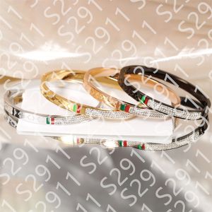 Bracciale rigido alla moda in acciaio inossidabile Coppia Love Double G Letter Stripe Bracciale Accessori per gioielli di moda con strass di cristallo da uomo Senza scatola