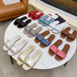 Pantoufle Slipper Foam Runnersスライダー女性デザイナースリッパOran Sandal Fashion Sandals本革女性