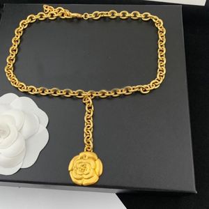 Marca de correntes Jóias de moda vintage para mulheres Party Europa Europa Luxo Golden Camellia Sweater Sweater Chain C Presentes de carimbo