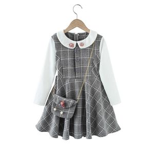 Flickans klänningar Girl Dress Plaid Pattern Mönster Girl Party Dress Patchwork Barn Party Dress with Bag Teenage Clothes for Girls 6 8 10 12 14 14