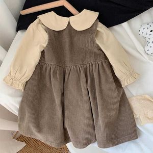 女の子のドレスベビーガールドレス春の秋の子供服2pcsセット韓国の子供ベストプリンセスドレス1-6歳の女の子カジュアルルーズドレススーツ