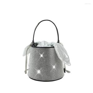 Kvällspåsar Rhinestone Bucket Bag Women Bow High Quality Silvery Mini Beaded Top Handle Axla Ladies Dinner Party