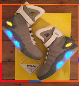 HEISSE Sneakers Led-Schuhe Stiefel Dunkelgrau Marty Mcfly 'S Lighting Up Mags Schwarz Rot Limited Edition Air Mag Zurück in die Zukunft Glow In The With