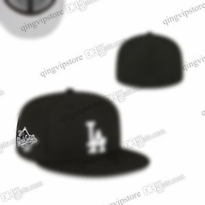 2023 Masculino World Heart Black Color Flat Peak Full Closed Caps Sports All Team Baseball Chapéus Equipados em 7- Tamanho 8 Love Hustle VIP-06