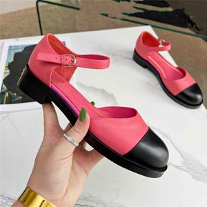 Top Design Dress Shoes 2023 fashion Channel Women Leather High Heel Letter Logo Party Wedding Tourism Holiday Casual Flat Shoes 06-010