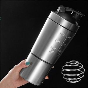 Vattenflaskor Rostfritt stål Vattenflaskprotein Shaker med fack för kroppsbyggande näringstillskott Gym Metal Mixer Cup 600 ml 230320