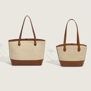 Kvällspåsar Kvinnor Straw Bag 2023 Vävd trend axel shopping mode pu lapptäcke korg rotting sommar bali strand bolso mujer