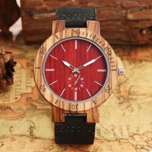 腕時計の赤い木製の時計の男性小さな秒展示メンズラミナスポインタークロックオスブラックレザーシンプルクォーツウッド腕時計