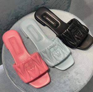2023 Frauen Hausschuhe Top Qualität Outdoor Bankett Slide Schuhe Sommer Leder Sandalen Mehrfarbige flache Ferse Mule Leatter Slipper Größe 35-41