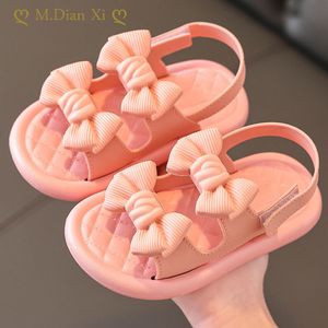 Сандалии девочки Baotou Beach Shoes 26 лет детей нельзя мягкое дно дети Baby Summer 230317