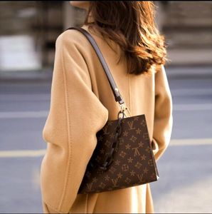Vintage kvinnor väskor designer väska på väska tjocka kedja tvättväskor koppling handväska lyx axel crossbody paket kvällspåsar tote