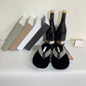 2023 Modische Hausschuhe, Sandalen, handgefertigte Strasssteine, Plüschhausschuhe, schwarze Designer-Sandalen mit flacher Sohle, Flip-Flops für den Innen- und Außenbereich