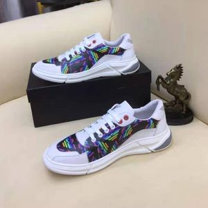 Fashion Brand Men Casuals Shoes Soft Bottoms Running Sneakers Italy Elastic Band Low Tops Color Graffiti Leather Design Comfy Cycling Casual Tennis shoes Box EU 38-45