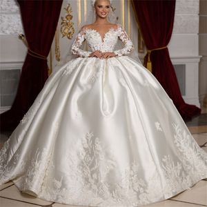 Abiti da sposa di lusso con scollo a cuore Sweetheart maniche lunghe in raso Candidati a vita alta Abito da corte con bordo decorativo in pizzo Abito da sposa su misura Abiti da sposa