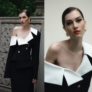 새로운 패션 레드 카펫 여성은 베어 한 어깨에 어깨 흰색과 검은 색 슬림 피트 블레이저 유일한 재킷에 맞습니다.