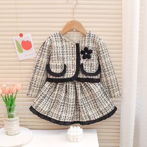 Clothing Sets Fashion Kids Girls 2pcs Clothes Set Children Coat Outwear Skirts Vintage Tweed Outfits for 1 8ys 2023 Plaid Student Suit 230317