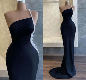 Sjöjungfrun svart kvinnlig aftonklänning 2023 en axel pärlor pärlfläck långa prom formella klänningar abendkleider dubai mantel de soiree