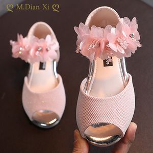 Sandaler sommarstil barnflickor Fashion Flower Princess Shoes Little Soled Dance 230317